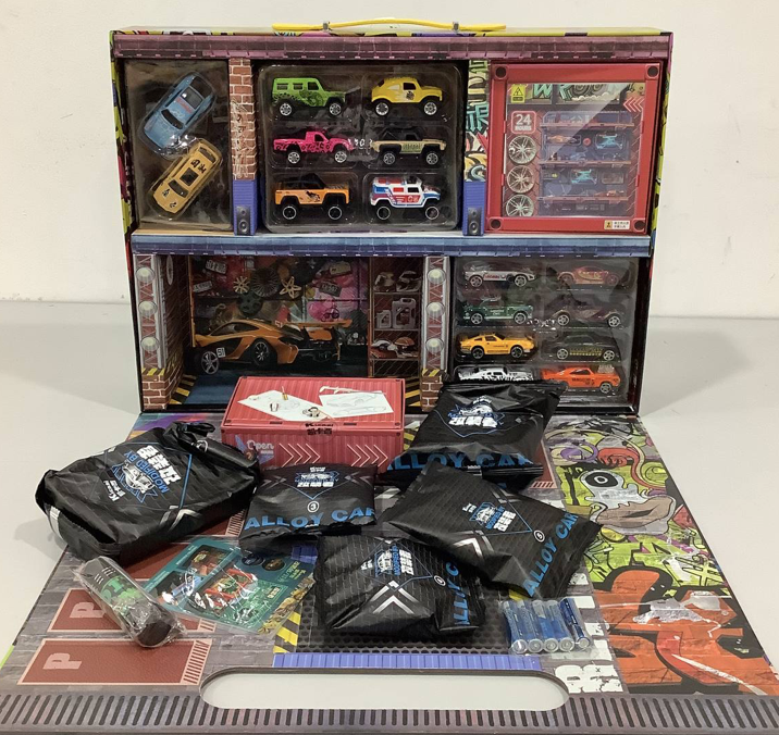 Kicasi Hip Hop 33pcs Alloy Cars