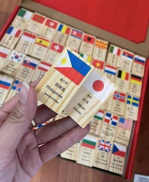 Domino flags