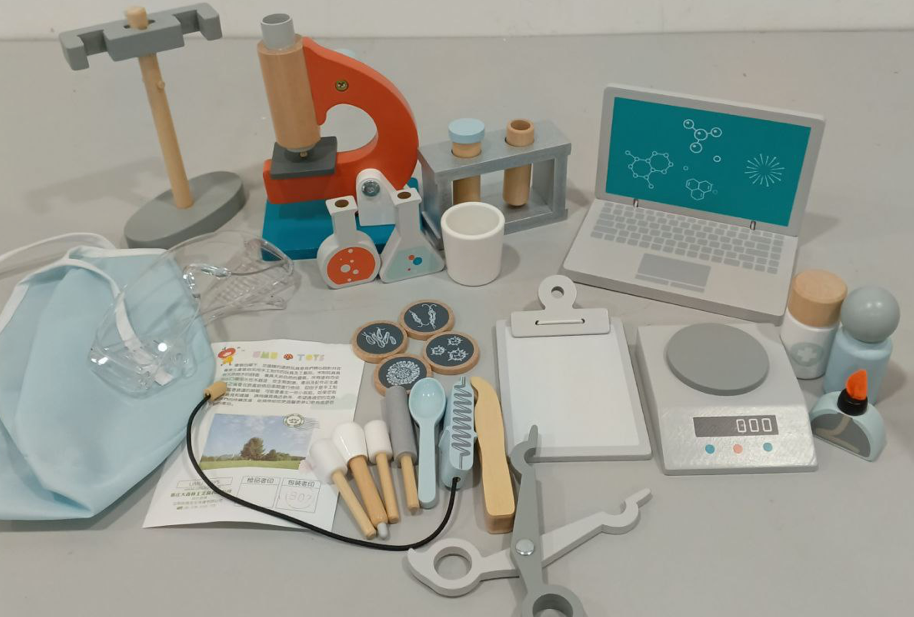 Wooden Science Lab Kit